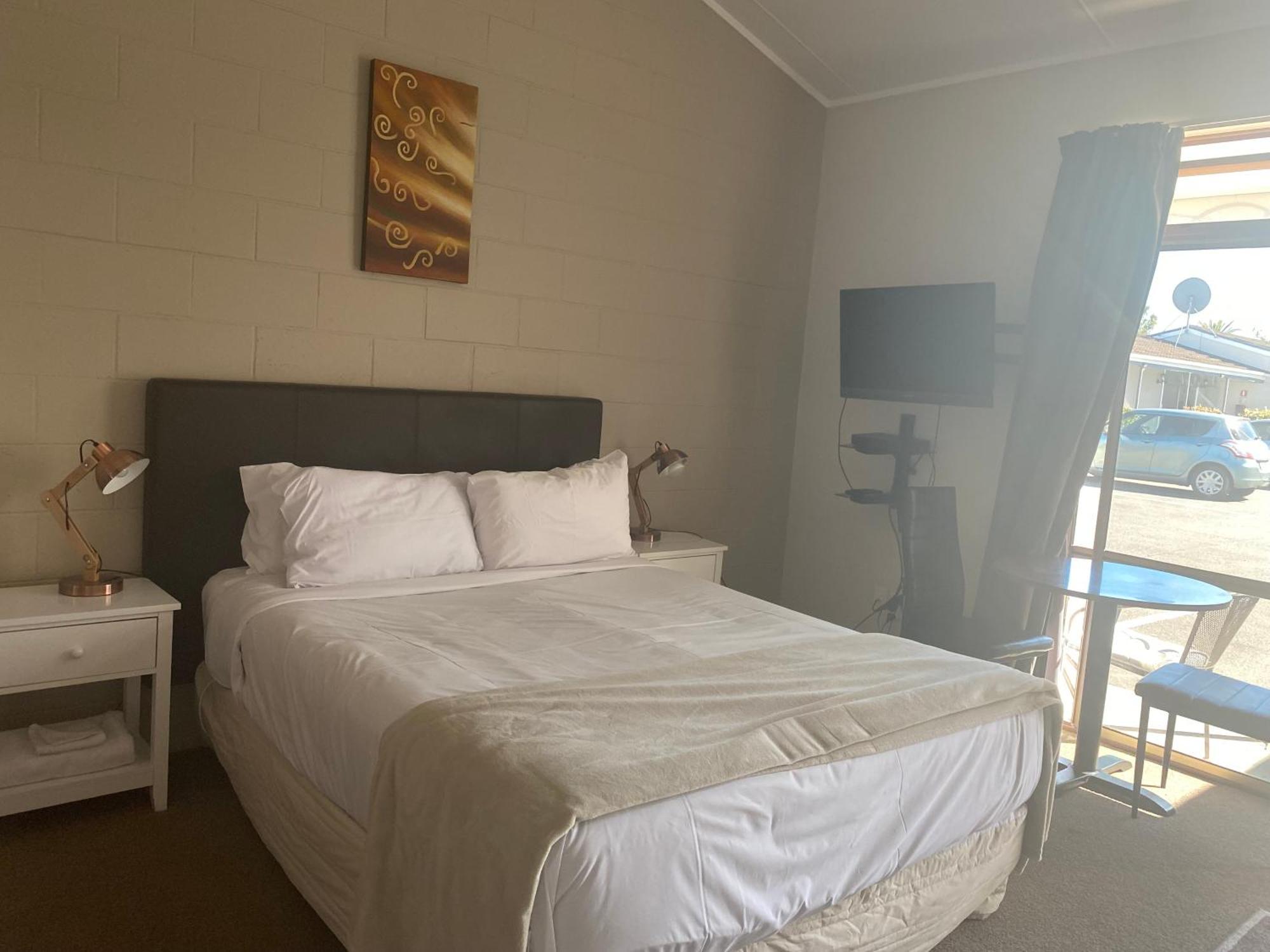Acorn Estate Motel Мастъртън Екстериор снимка